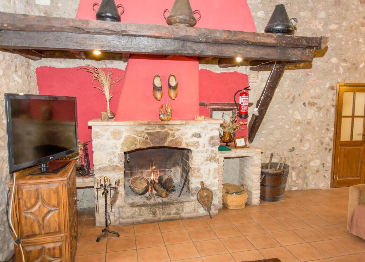Turismo Rural Can Massot Darnius Bagian luar foto