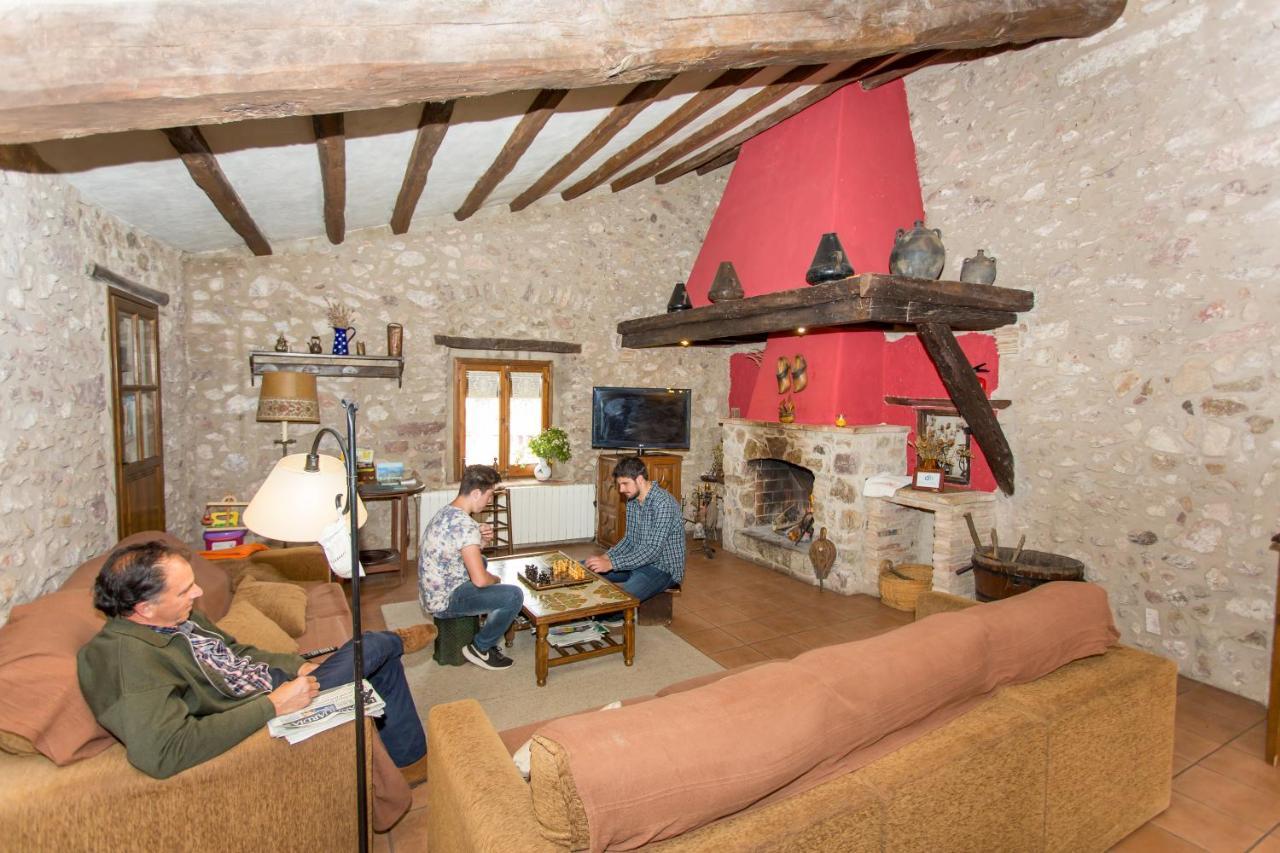Turismo Rural Can Massot Darnius Bagian luar foto